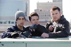 chris-hemsworth-josh-hutcherson-red-dawn