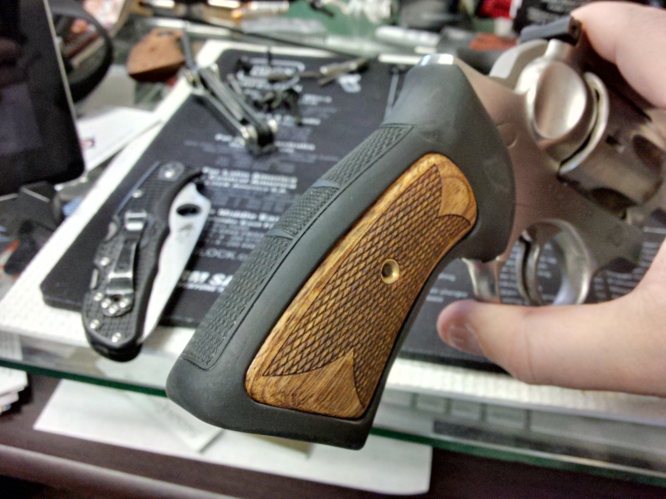 Three ways to improve your handgun grip Gun Nuts Media