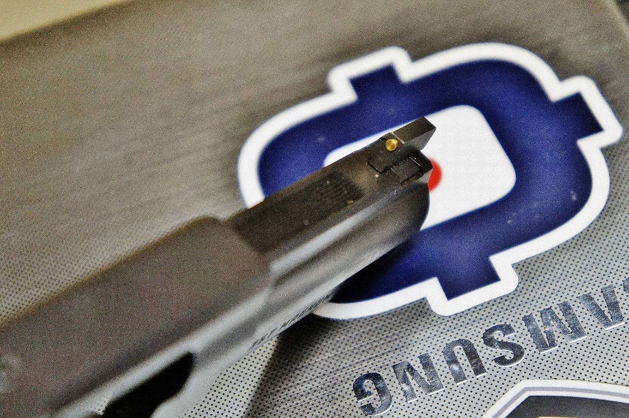 GP100 front sight detail