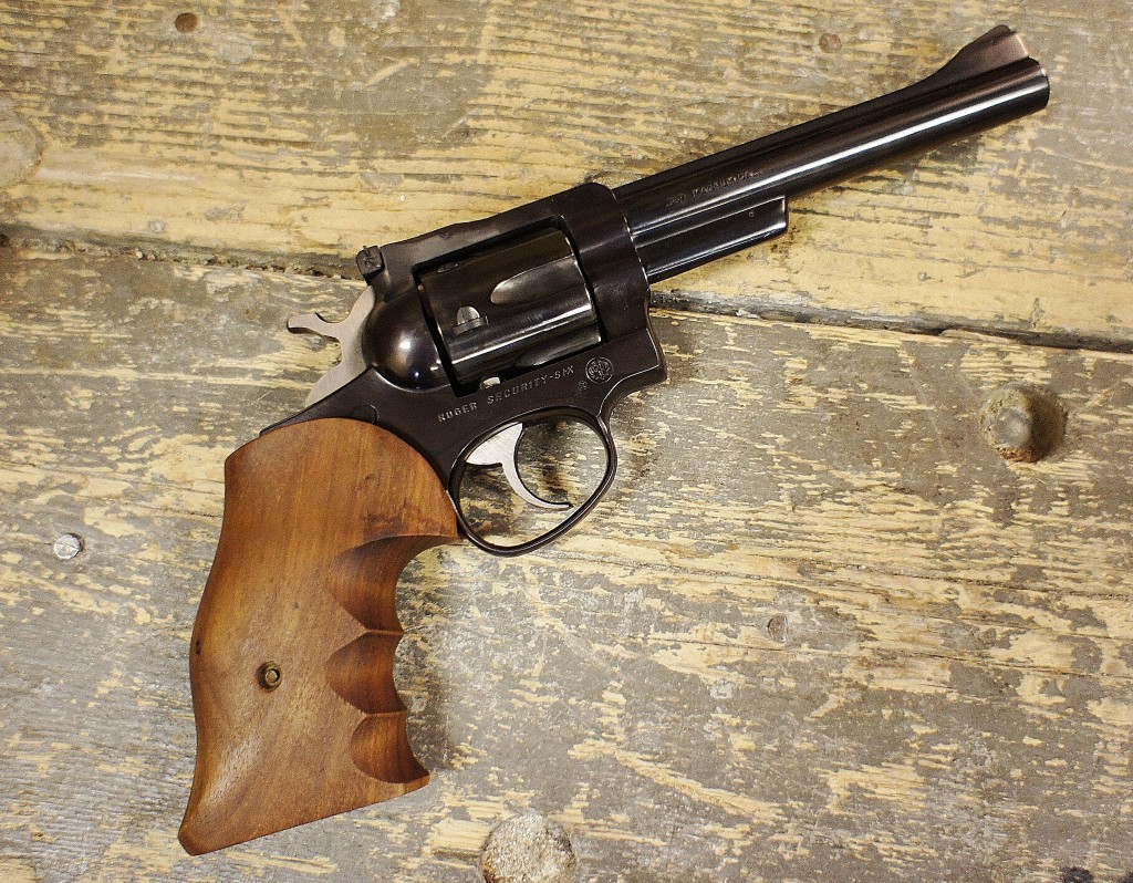 Revolver Tour #12: Ruger Security Six Humpback - Gun Nuts Media