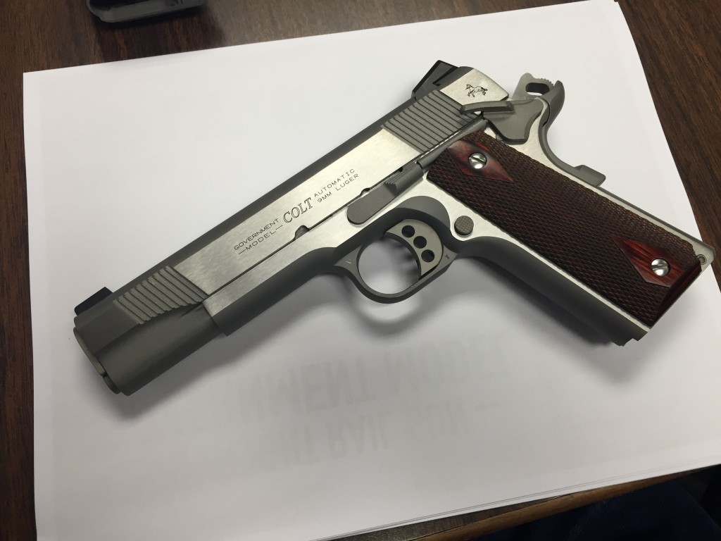 Colt Lightweight Commander 9mm